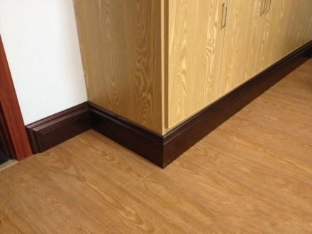 木材踢脚线